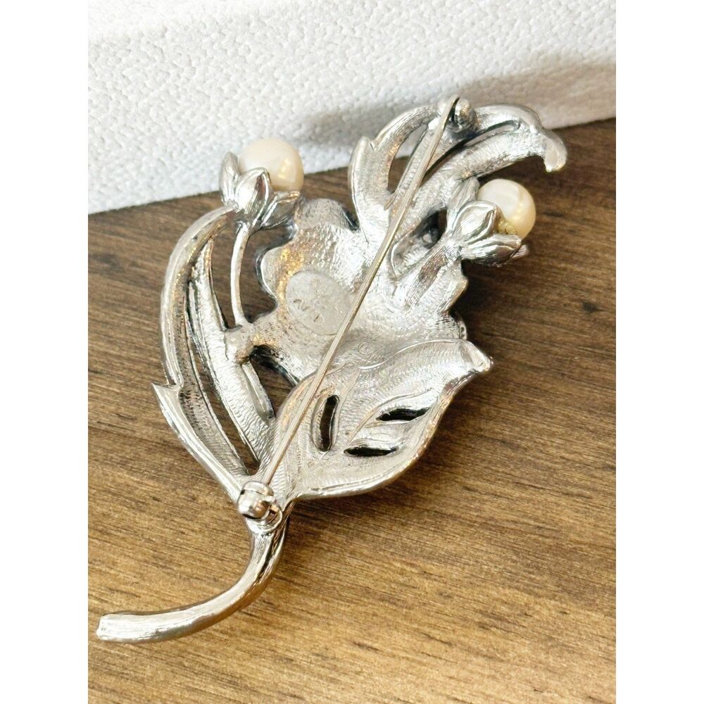 Kenneth Jay Lane Silver Floral Pave Crystal Brooch - Picture 7 of 7